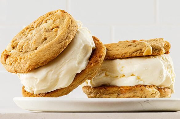 blue bell banana pudding ice cream sandwich
